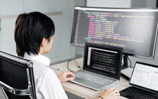 周口 ,php声明和调用变量的符号是什么？